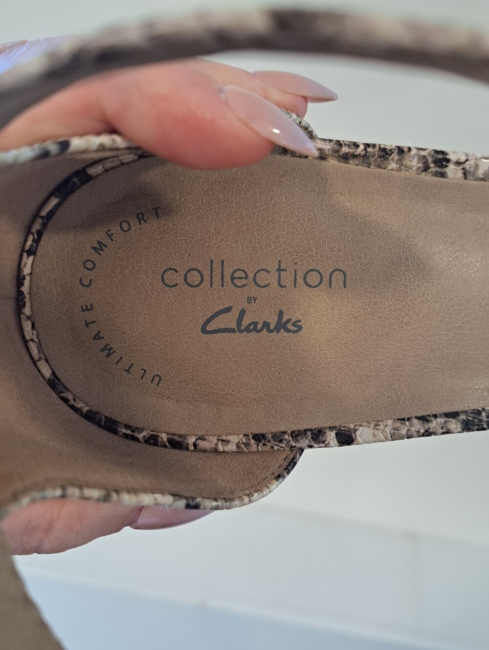 Clarks Ultimate Comfort Snakeskin Mobwife Classic Boho Block Heel Sandals 9.5. - Picture 6 of 10